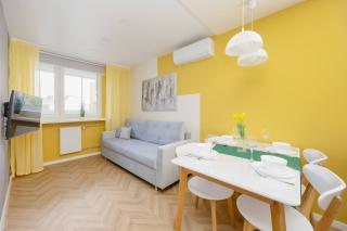 Exceptional Apartment with Air-Conditioning and Balcony in Warsaw by Noclegi Renters - Warsaw - 9