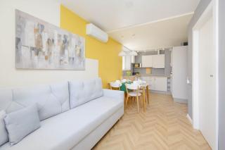 Exceptional Apartment with Air-Conditioning and Balcony in Warsaw by Noclegi Renters - Warsaw - 1