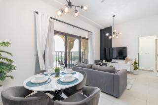 Free housekeeping visits during your stay - StayShort - Stylish 1-Bedroom Retreat with Pool in Vibrant Jumeirah Golf Estates - 3