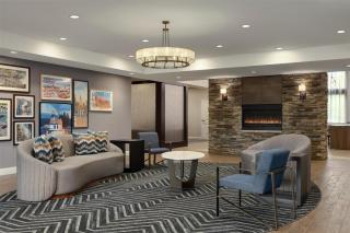 Homewood Suites by Hilton Burlington - Burlington - 4