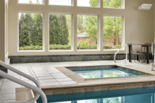 Homewood Suites by Hilton Burlington - Burlington - 1