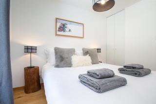 Elegant 3-bed duplex with balcony & mountain views - 3