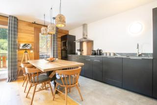 Elegant 3-bed duplex with balcony & mountain views - Morzine - 2