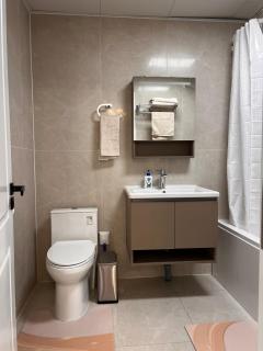 Cozy & fully furnished brand-new 1bedroom apt! - - 8