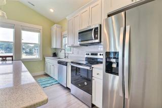 BQ10A Salty SEArenity Dog Friendly - Corolla - 4