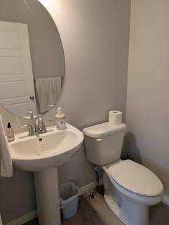 3 bedroom house with patio - Calgary - 3