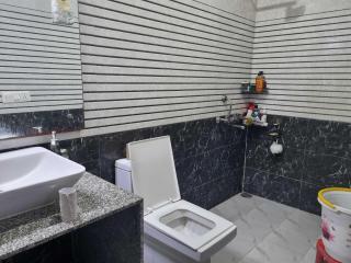Hotel O Blue Heart Green Guest House - Noida - 1