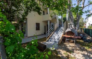 Stunning Apartment In Valbandon - Valbandon - 2