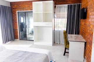 GlowtiAirbnb - Centurion - 6
