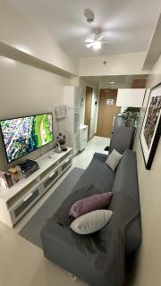 Modern 1-BR Retreat with Pool, High Speed Wifi, Netflix, steps from MOA, Bars, Entertainment, Transport - Manila - 7