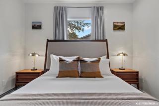 Downtown Retreat: Convenient Family Cottage - 5