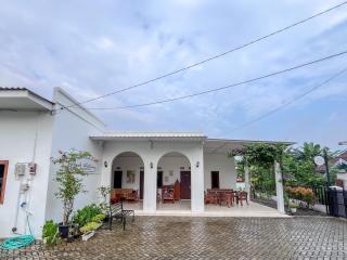 RedDoorz Syariah near AMIKOM Purwokerto - Kedungbanteng - 1