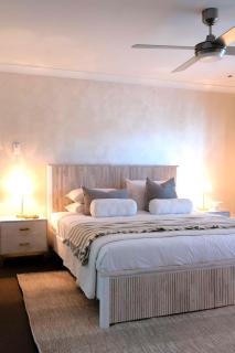 Waterfront Stay at Sunshine Villa - Maroochydore - 3