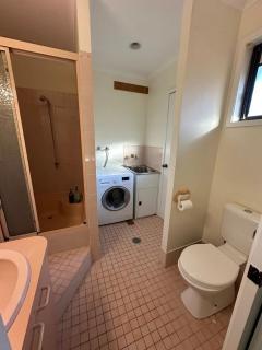 Comfortable 1 Bedroom Granny Flat with Parking Alexandra Hills - Ormiston - 1