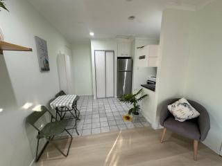 Comfortable 1 Bedroom Granny Flat with Parking Alexandra Hills - 3