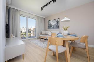 Elegant White Apartment in Warsaw with Air Conditioning and Parking by Renters Prestige - Warsaw - 7