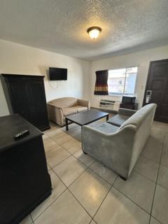 Encore Inn - Inglewood - 4