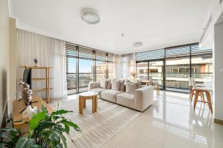 FIRST CLASS 2BR Timeless Vibes & Pool View - 8