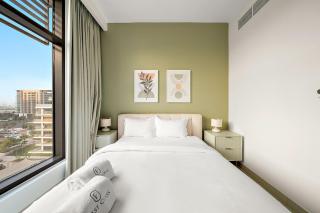 FIRST CLASS 2BR Timeless Vibes & Pool View - 5