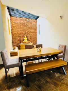 Spacious Stay for 14 , 4 Ensuite AC Rooms , Walk to Anuradhapura Sacred Sites - Anurâdhapura - 9