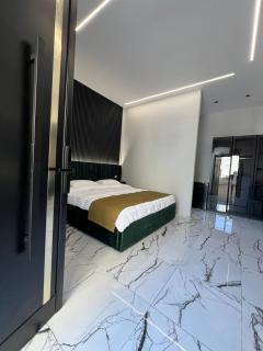 Cozy Corner Rooms - Golem - 5