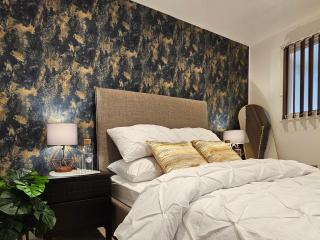 Leeds City Centre 2BR Apartment - Luxury Stay with Private Terrace - Leeds - 6