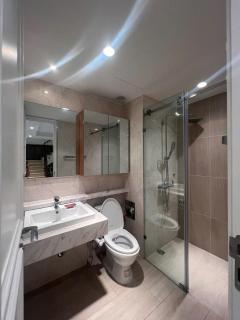 Charming white Saigon Penthouse 4 bed 4 bath - Ho Chi Minh City - 2