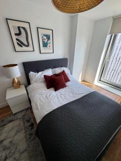 Modern 2-Bed in MediaCityUK Hub - Manchester - 7