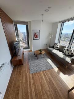 Modern 2-Bed in MediaCityUK Hub - Manchester - 5