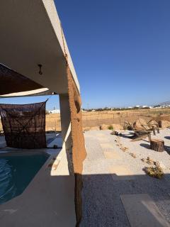 Theta Skyros - - 3