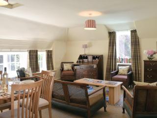 The Courtyard Suite - Oathlaw - 9
