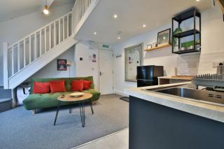 Cozy Mezzanine Flat In Vibrant Canton - Cardiff - 4