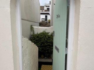 Pass the Keys Entire Private Garden Apartment Close to Seafront - Brighton & Hove - 0