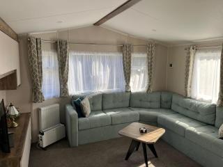 2 Bed Caravan Getaway in Beautiful Saundersfoot - Pembrokeshire - 9