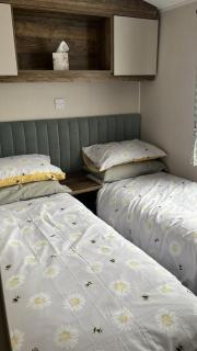 2 Bed Caravan Getaway in Beautiful Saundersfoot - Pembrokeshire - 2