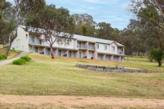 BATHURST GOLDFIELDS MOTEL at 428 CONROD STRAIGHT MOUNT PANORAMA - Bathurst - 1