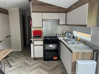 2 Bed Caravan Getaway in Beautiful Saundersfoot - Pembrokeshire - 7