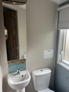 2 Bed Caravan Getaway in Beautiful Saundersfoot - Pembrokeshire - 1