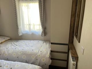2 Bed Caravan Getaway in Beautiful Saundersfoot - Pembrokeshire - 3