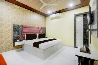 Hotel O A A Royal - Kānpur - 6