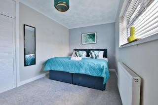 Spacious 3 Bed Home with Pool Table - Cardiff - 6