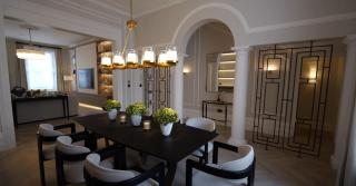 Refined City Living – 4-Bedroom Apartment in Mayfa - London - 9