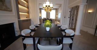 Refined City Living – 4-Bedroom Apartment in Mayfa - London - 6