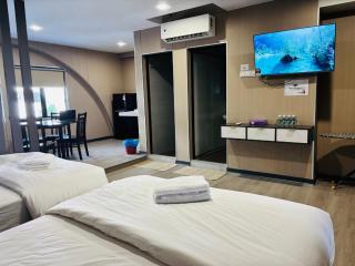 Stylish, Modern Room for 4, City View, Tusita - Malacca - 7
