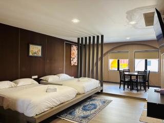 Stylish, Modern Room for 4, City View, Tusita - Malacca - 9