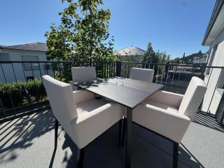 neue 90qm Ferienwohnung mit 3 Schlafzimmern in Seenähe - Pouch - 5