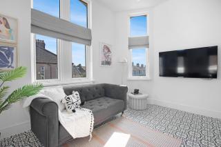 The Family Nest – 3-Bed Apartment with Parking - 0