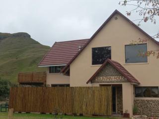 Mountain House - Garden Castle - 0