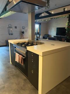 Onder de hanebalken - 8