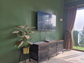 4-10pax Doorstep To PRIVATE BEACH "HEALING", WATERSPORT, Bbq Set, Pool, Wifi, 50"TV - Port Dickson - 4